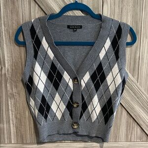 Haute Monde Gray Argyle Knit Vest